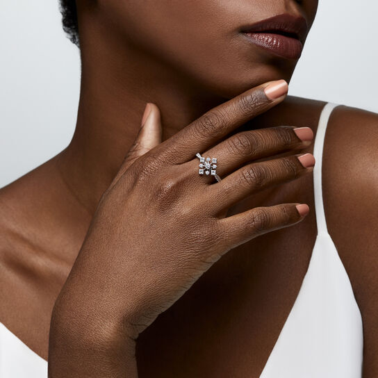 Birks Snowflake Diamond Ring 450016921507 on Model image number 1