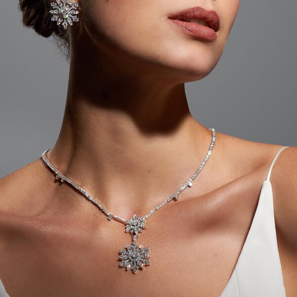 Collier pendant en diamants