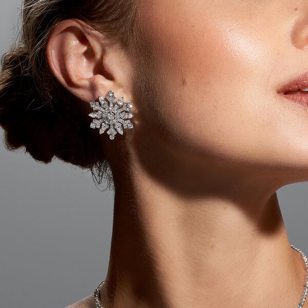 Boucles d'oreilles courtes en diamants